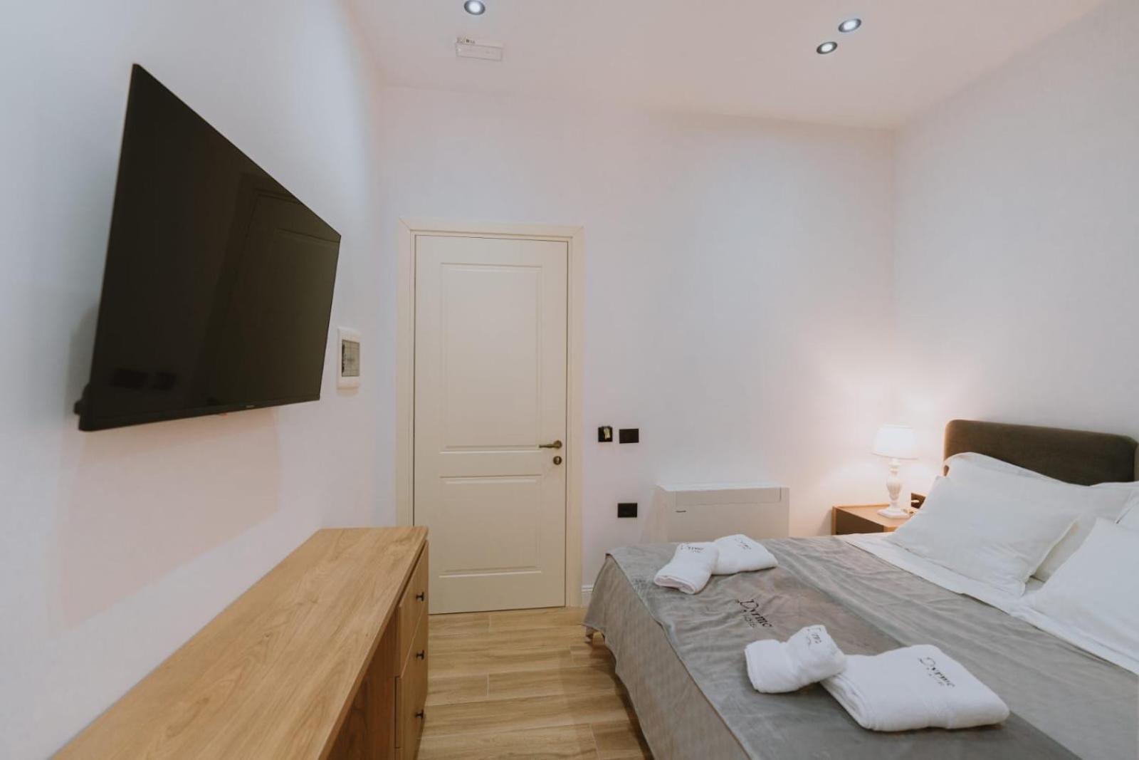 Dyrmo Hotel Berat Exterior photo